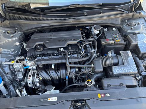 Used 2025 Hyundai Elantra SEL FWD image 33