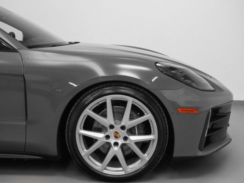 Certified 2025 Porsche Panamera 4 image 13