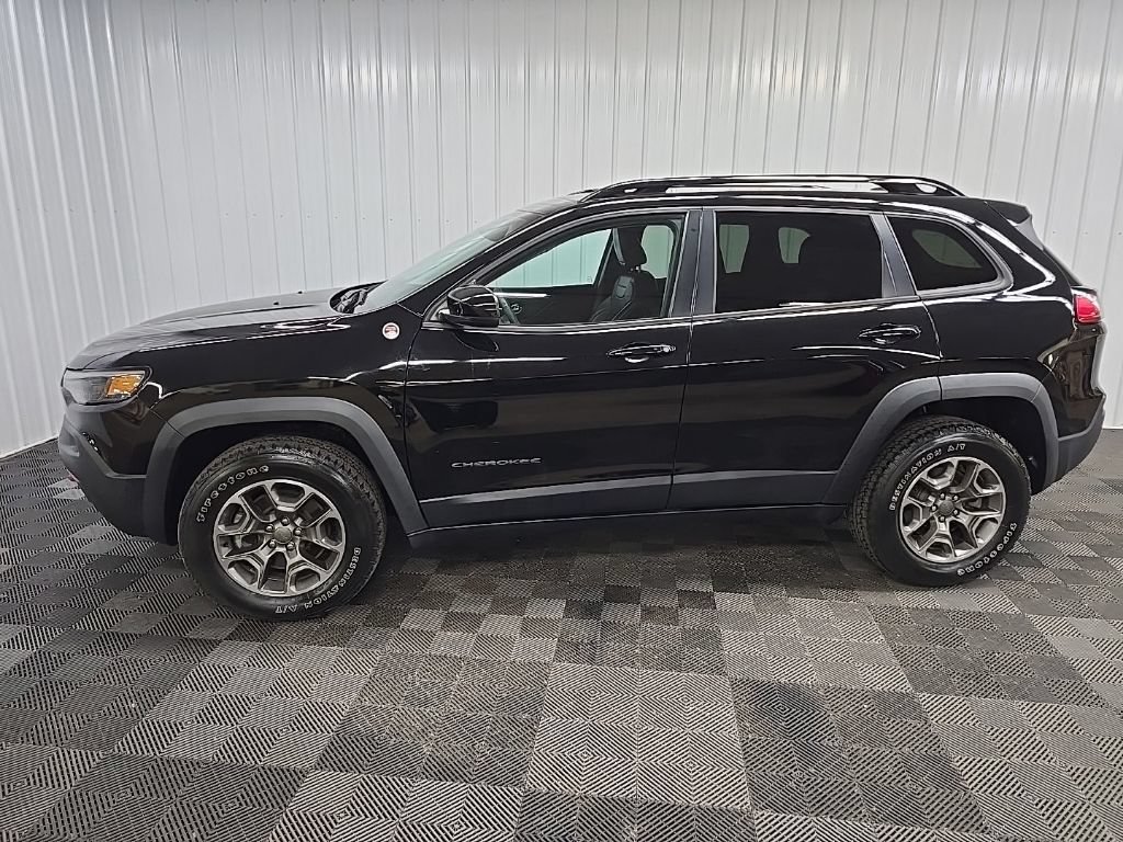 Used 2022 Jeep Cherokee Trailhawk w/ Premium Leather Package AWD/4WD image 5