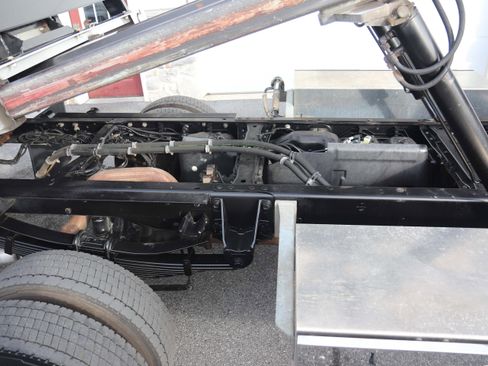 Used 2023 Ford F550 4x4 Regular Cab Super Duty image 11