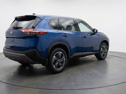 Used 2025 Nissan Rogue SV FWD image 9