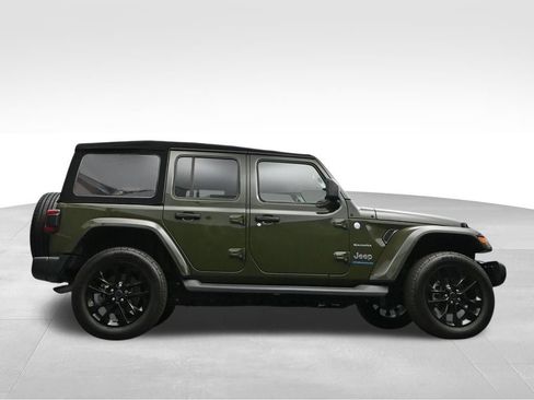 Used 2024 Jeep Wrangler Unlimited Sahara w/ Technology Group AWD/4WD image 39