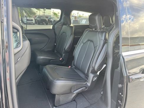 New 2026 Chrysler Voyager LX image 17