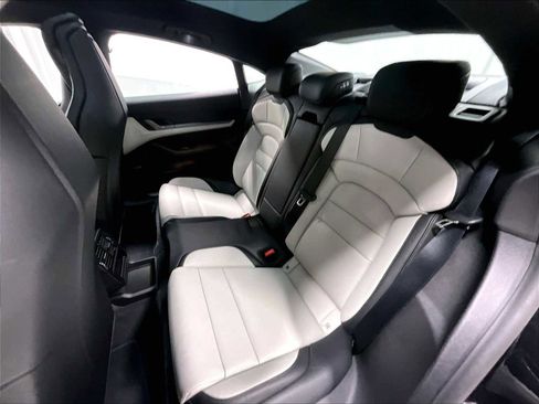 Used 2025 Porsche Taycan image 31