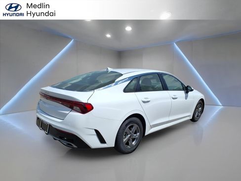 Used 2023 Kia K5 LXS FWD image 3