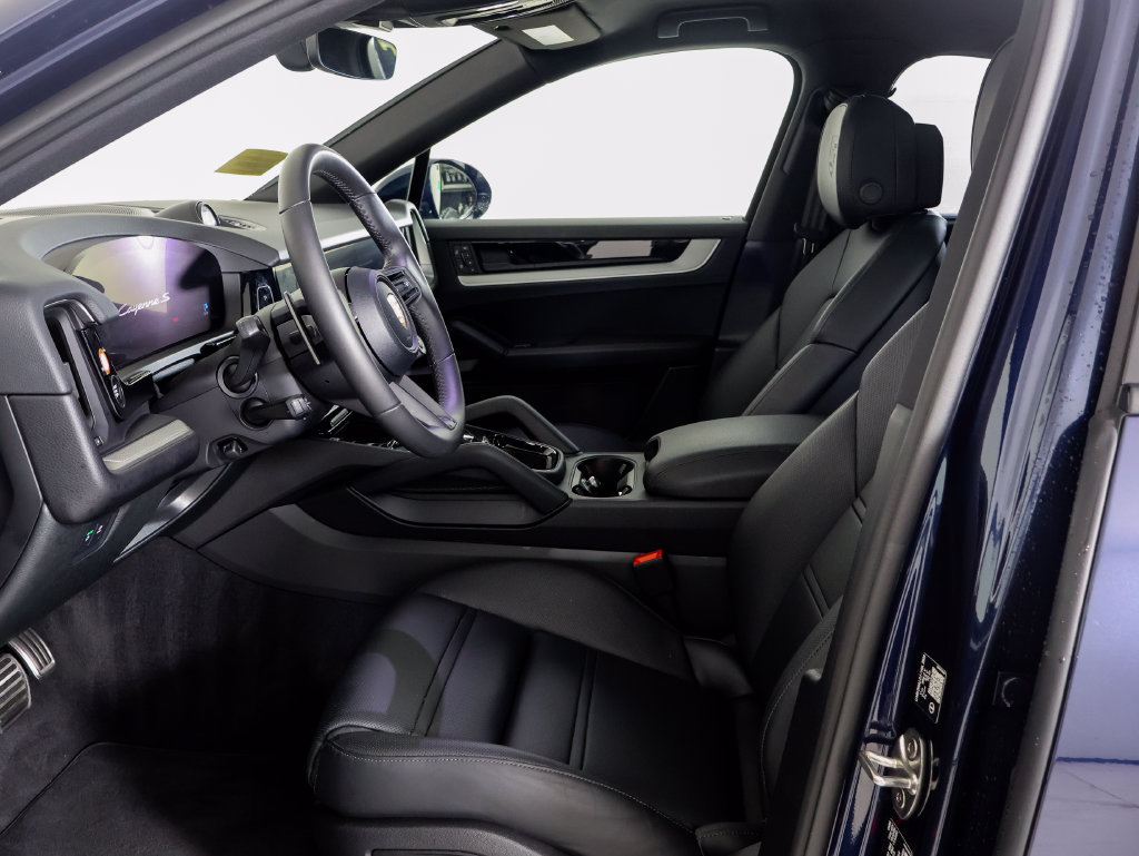 Certified 2026 Porsche Cayenne S AWD/4WD image 5