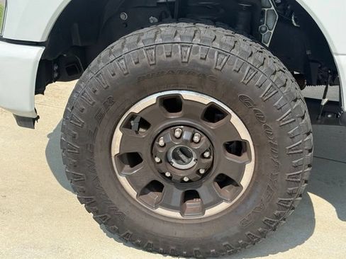 Used 2025 Ford F250 Platinum w/ Platinum Plus Package AWD/4WD image 5