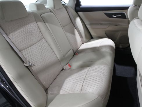 Used 2018 Nissan Altima 2.5 SV image 16