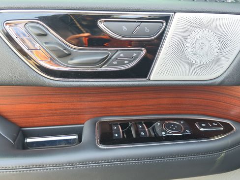 Used 2023 Lincoln Navigator Reserve RWD image 10