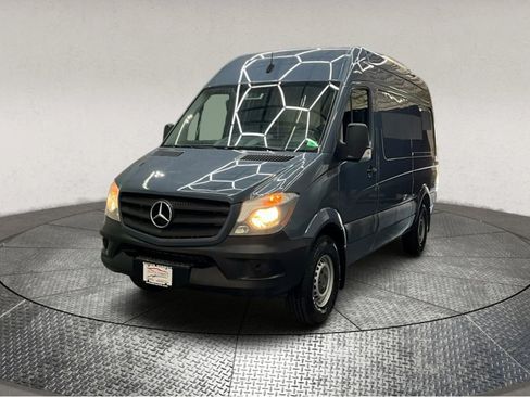Used 2018 Mercedes-Benz Sprinter 2500 image 3
