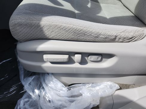Used 2014 Honda Odyssey EX image 23