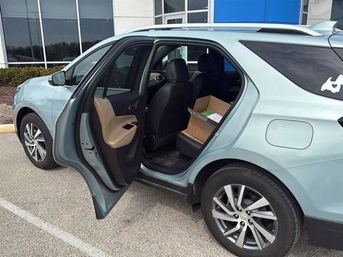 Used 2022 Chevrolet Equinox Premier image 11