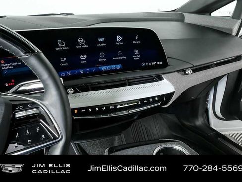 Certified 2025 Cadillac Optiq Luxury 2 w/ LPO, Floor Liner Package AWD/4WD image 13