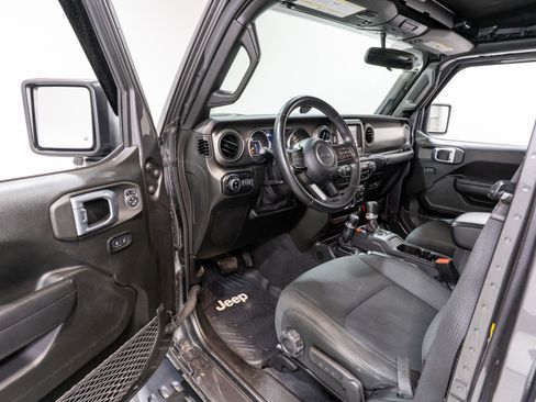 Used 2022 Jeep Gladiator Sport image 13