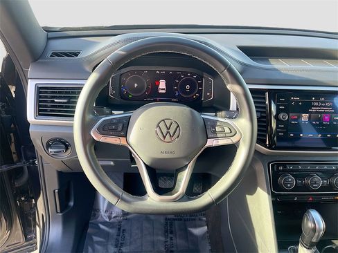 Used 2022 Volkswagen Atlas Cross Sport SE image 11