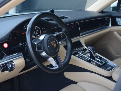 Certified 2018 Porsche Panamera 4 AWD/4WD image 4