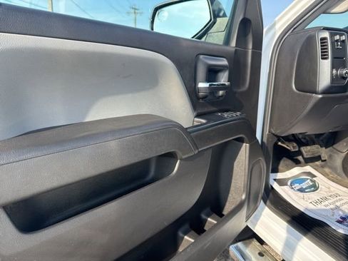 Used 2017 GMC Sierra 2500 4x4 Regular Cab w/ Sierra Convenience Package image 9