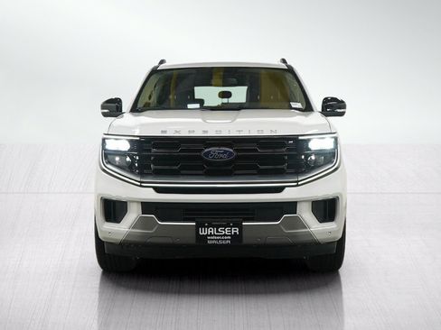 Used 2025 Ford Expedition Max Platinum w/ Platinum Ultimate Package AWD/4WD image 8