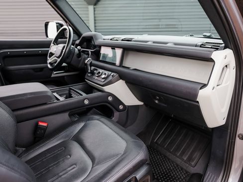 Used 2021 Land Rover Defender 90 X-Dynamic S image 27