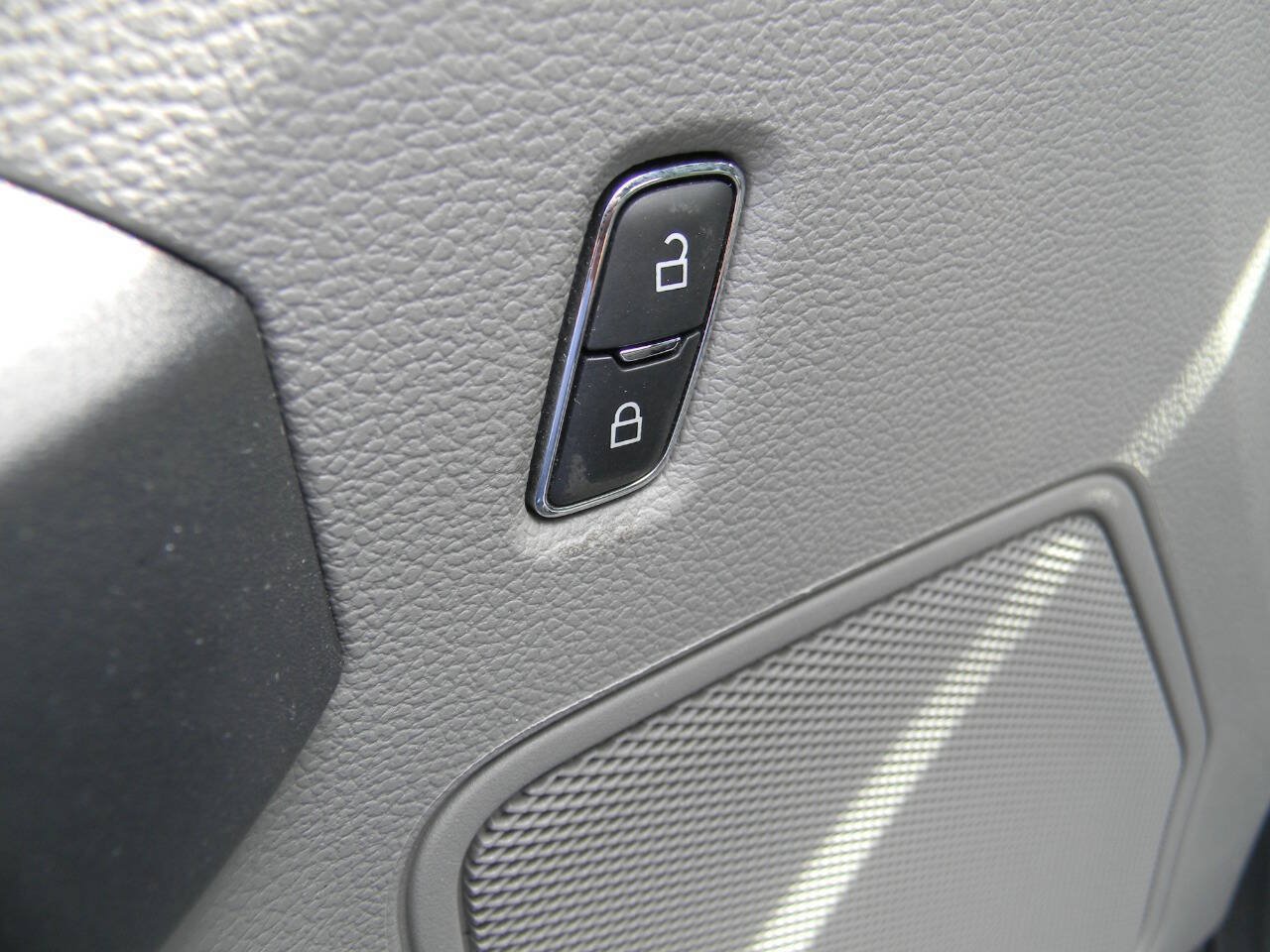 Used 2022 Ford F350 XL w/ Power Equipment Group RWD image 8