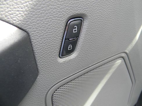 Used 2022 Ford F350 XL w/ Power Equipment Group RWD image 8
