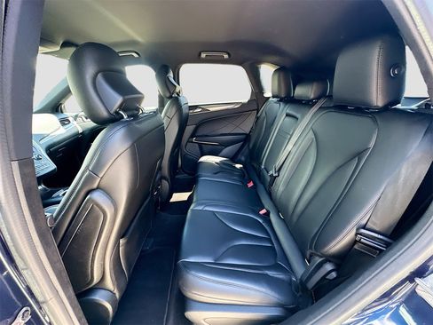 Used 2017 Lincoln MKC Premiere image 23