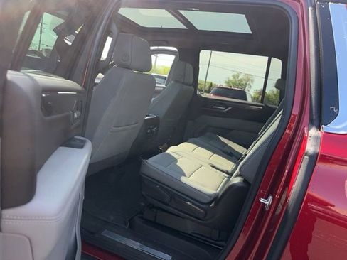 Used 2025 GMC Yukon XL Elevation AWD/4WD image 12