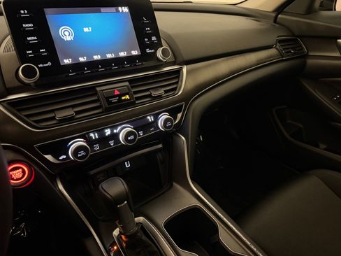 Used 2019 Honda Accord LX image 21