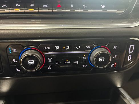 Used 2025 Chevrolet Silverado 1500 High Country w/ Technology Package AWD/4WD image 29