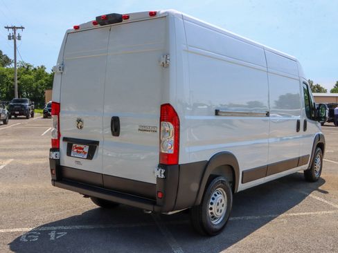Used 2024 RAM ProMaster 2500 w/ Convenience Group FWD image 7
