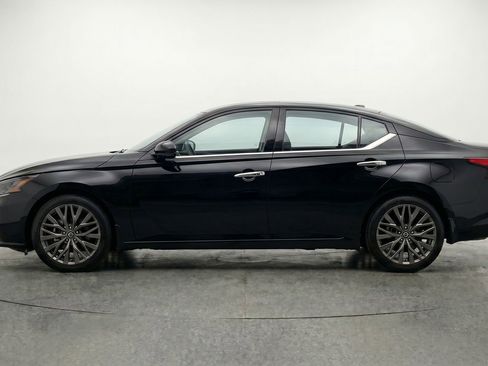 Used 2025 Nissan Altima 2.5 SV FWD image 5