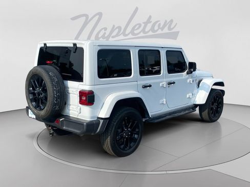 Used 2024 Jeep Wrangler Unlimited Sahara AWD/4WD image 6