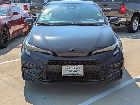 Used 2023 Toyota Corolla SE image 8