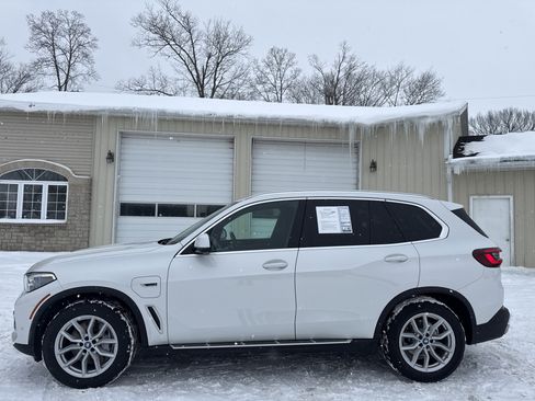 Used 2023 BMW X5 xDrive45e w/ Executive Package AWD/4WD image 11