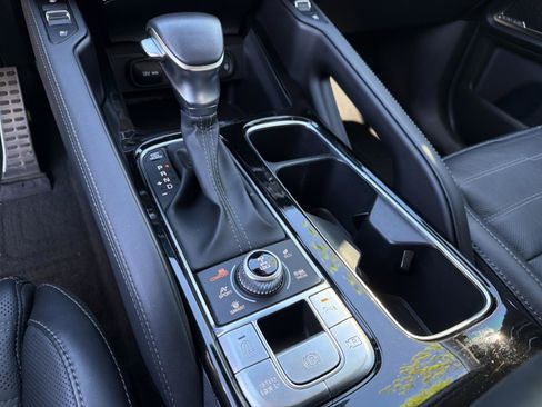 Certified 2024 Kia Telluride SX Prestige AWD/4WD image 26