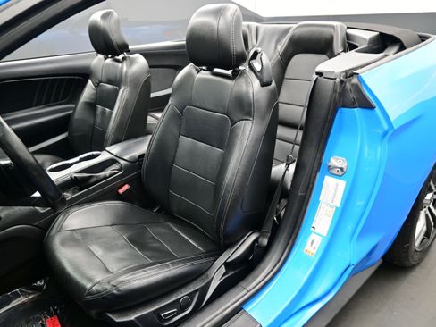 Used 2017 Ford Mustang GT Premium RWD image 11