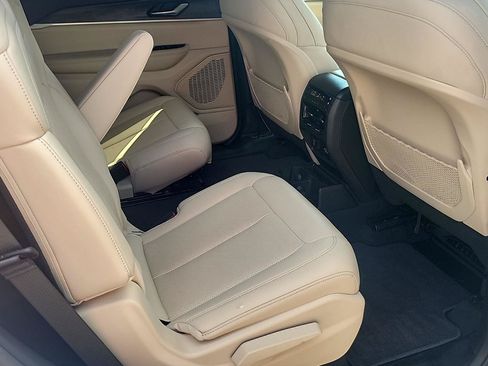 Certified 2025 Jeep Grand Cherokee L Limited w/ Luxury Tech Group II AWD/4WD image 25