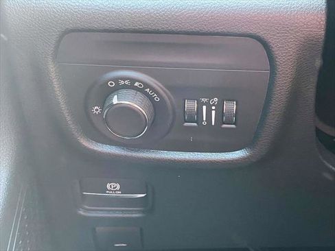 Certified 2025 Jeep Grand Cherokee L Altitude AWD/4WD image 31
