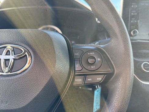 Used 2020 Toyota Corolla LE image 17