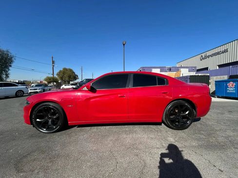 Used 2016 Dodge Charger R/T w/ Plus Group RWD image 4