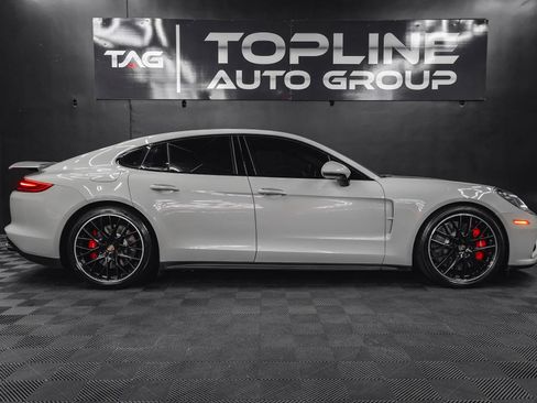 Used 2017 Porsche Panamera Turbo image 37