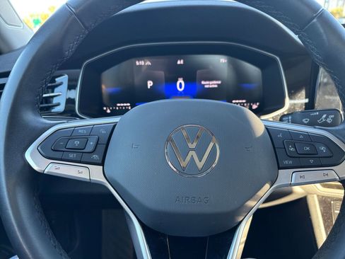 Used 2025 Volkswagen Jetta SE image 28