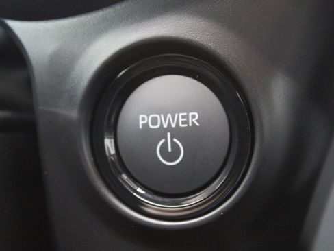 Used 2026 Toyota Sienna XLE AWD/4WD image 6