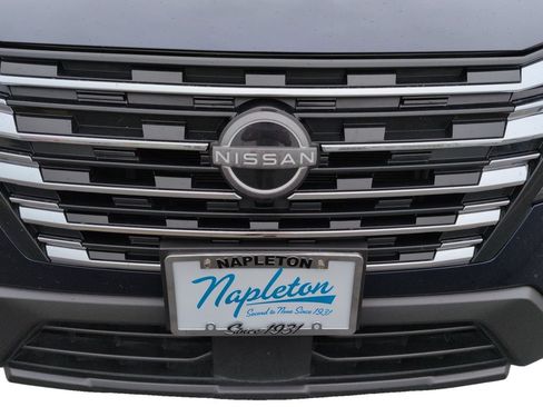 Used 2025 Nissan Rogue SV FWD image 32