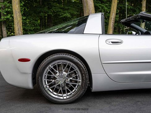 Used 1999 Chevrolet Corvette Coupe w/ Performance Handling Pkg RWD image 10