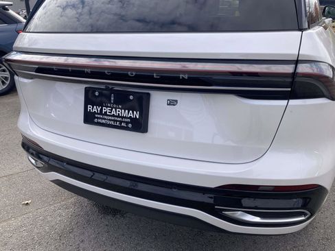 New 2026 Lincoln Nautilus Reserve image 4