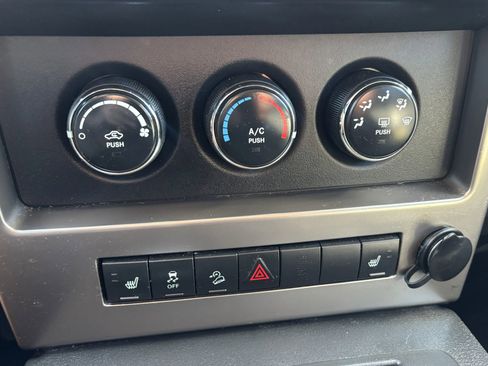 Used 2012 Jeep Liberty Sport image 20