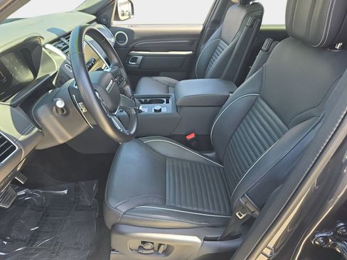 Certified 2024 Land Rover Discovery Metropolitan Edition AWD/4WD image 17