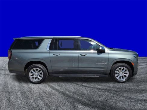 Used 2023 Chevrolet Suburban Premier image 3