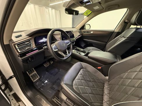 Used 2024 Volkswagen Atlas SEL Premium R-Line AWD/4WD image 12
